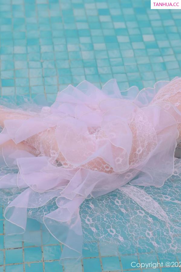 吴玉 玉兔miki [XiuRen]高清写真图 2021.12.29 No.4401 玉兔miki第25张图片
